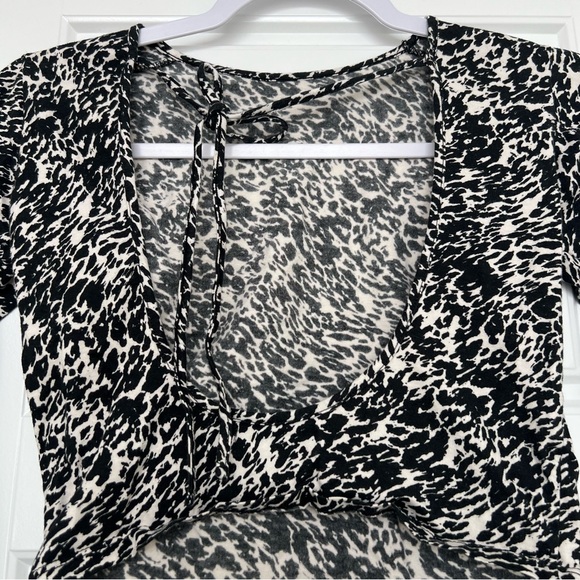 Motel Rocks Black and White Open-Back Blouse - Picture 6 of 9